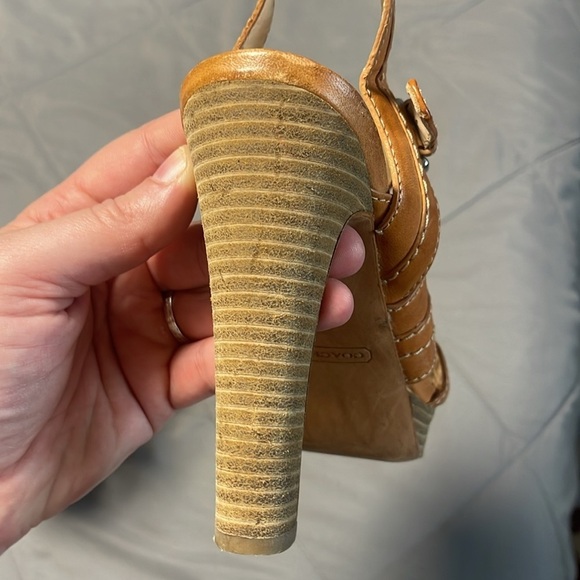 Coach Brynn Leather Tan Sling Back Strappy Heels Size 8 - Picture 6 of 12